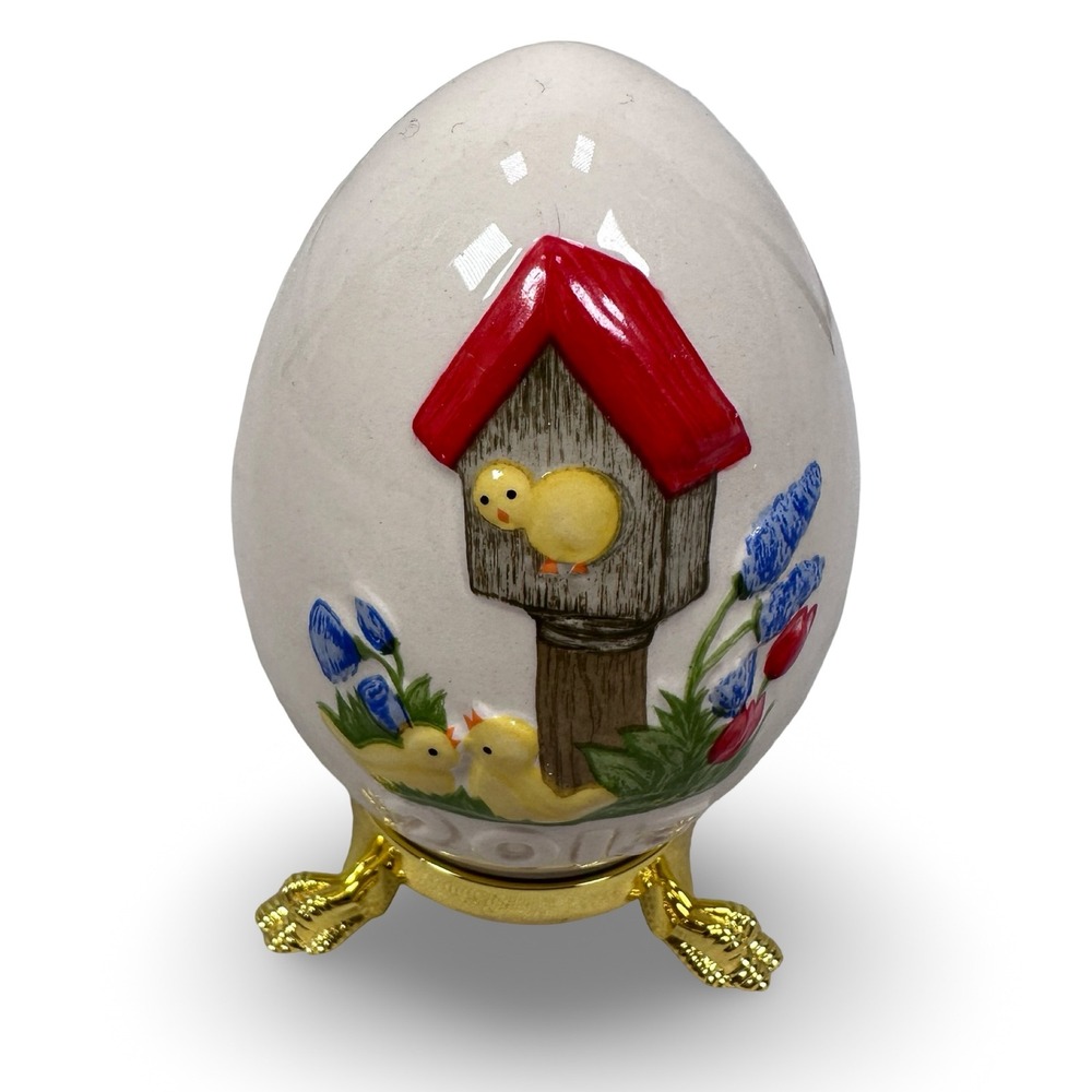 Goebelβ 2013 Annual Easter Egg Chick Birdhouse Ceramic Figurine with Gold Stand